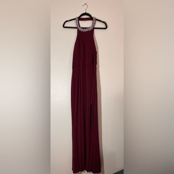 City Triangles Maroon Formal Gown w/ Beaded Neckline – Size 15 - Picture 1 of 8
